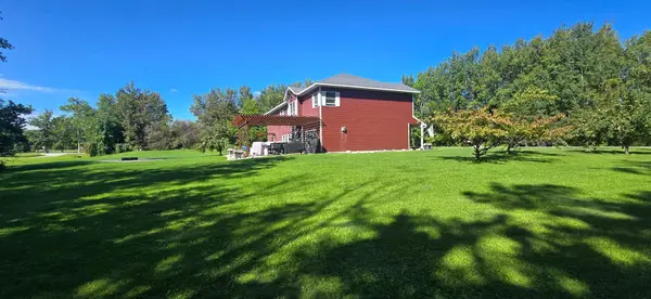 200 Oak RD, Warroad, MN 56763