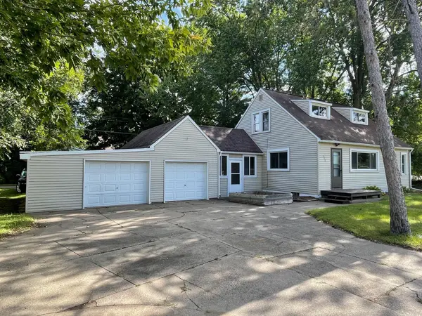 844 N Broadway ST, Menomonie, WI 54751
