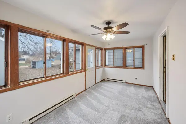528 Shakopee AVE E, Shakopee, MN 55379