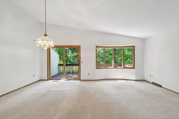 5657 Chatsworth ST N, Shoreview, MN 55126