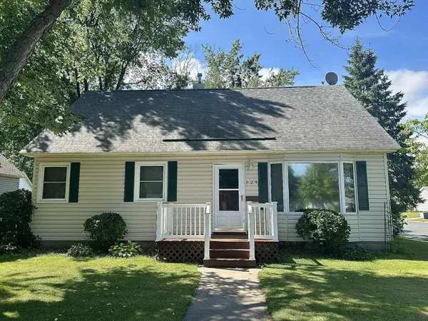 825 N Oak ST, Lake City, MN 55041