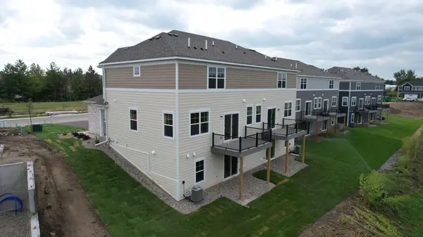 11047 203rd ST W, Lakeville, MN 55044