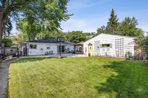 1209 4th ST N, Fargo, ND 58102