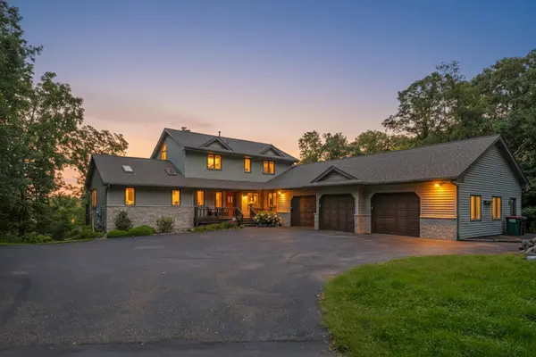 1211 Birch DR, Hudson, WI 54016
