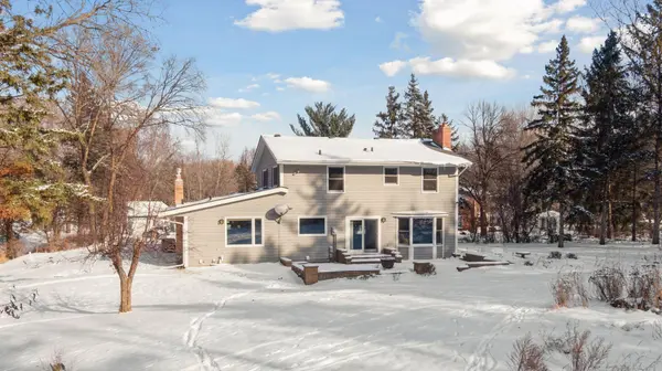 14 Dove LN, North Oaks, MN 55127
