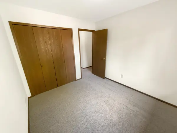 5167 148th ST W, Apple Valley, MN 55124