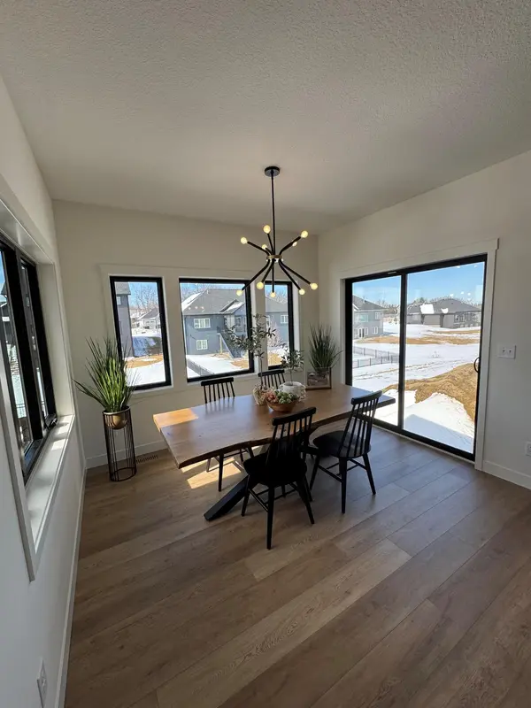 702 Summer AVE SE, New Prague, MN 56071