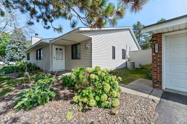 9287 73rd ST S, Cottage Grove, MN 55016