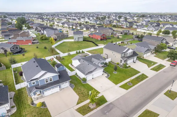 713 23RD AVE W, West Fargo, ND 58078