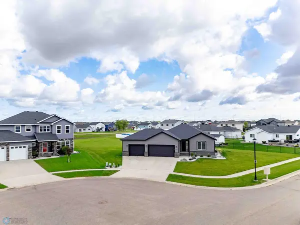 2124 14th ST W, West Fargo, ND 58078