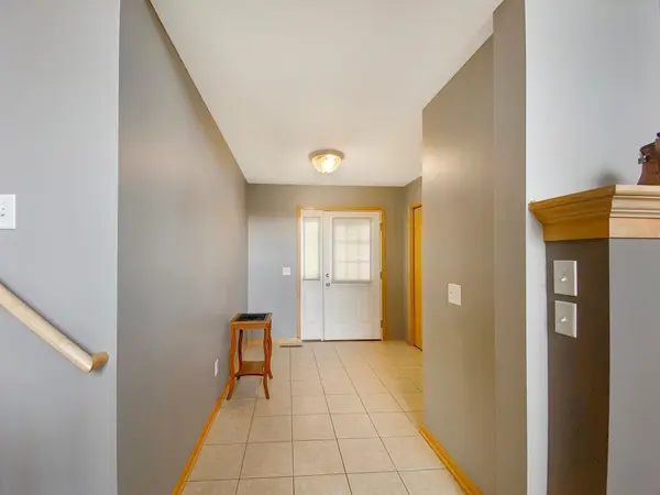 376 Brickyard DR, Chaska, MN 55318