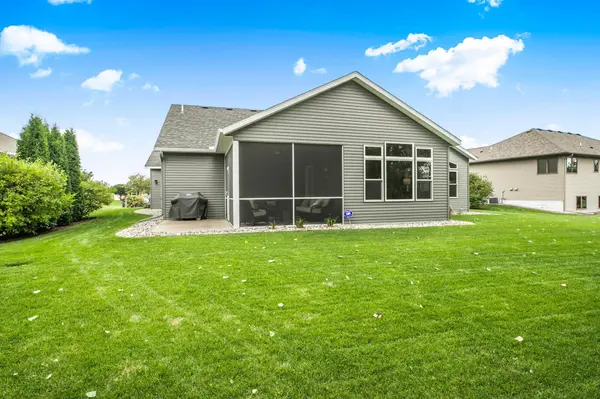 1437 Aspen LN, Saint Cloud, MN 56303
