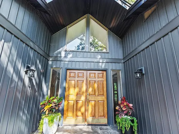 1094 Golden Oaks LN, Hudson, WI 54016