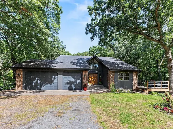 1094 Golden Oaks LN, Hudson, WI 54016