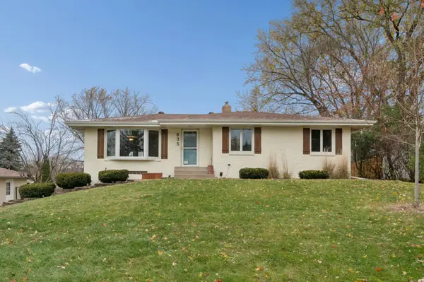 635 Ivy Falls AVE, Mendota Heights, MN 55118