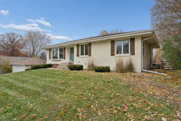 635 Ivy Falls AVE, Mendota Heights, MN 55118