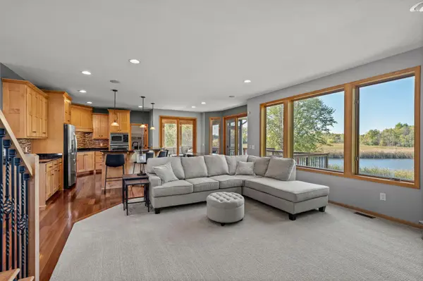 6275 W Shadow Lake DR, Lino Lakes, MN 55014