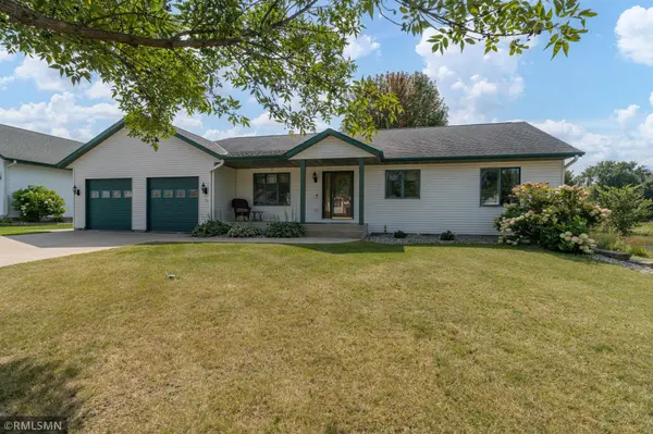 101 Wickfield DR, Mankato, MN 56001