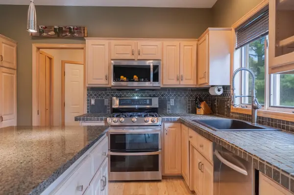 2211 Brittany CT, New Brighton, MN 55112