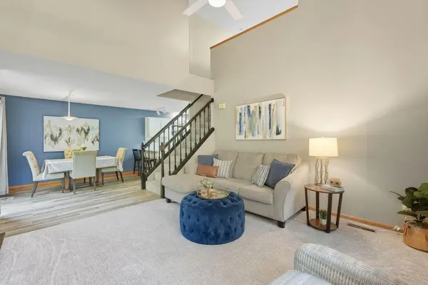 1825 Donegal DR #1, Woodbury, MN 55125