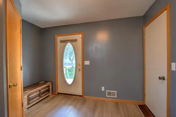 857 Winsome WAY NW, Isanti, MN 55040
