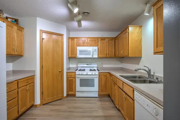 857 Winsome WAY NW, Isanti, MN 55040