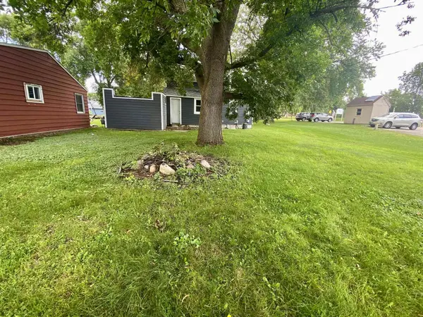 511 Division ST N, Clara City, MN 56222
