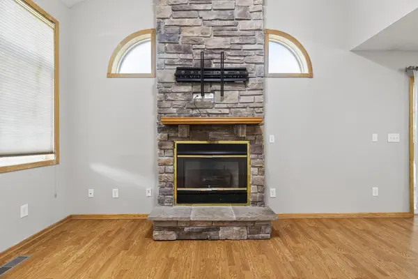 9245 Troon CT, Woodbury, MN 55125