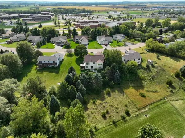 1600 Hallewood BLVD, New Richmond, WI 54017