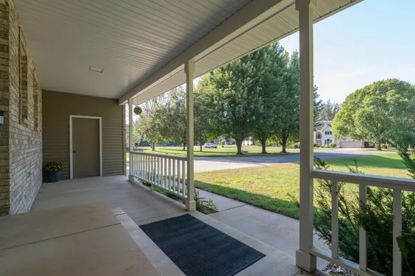 38124 Honeysuckle LN, North Mankato, MN 56003