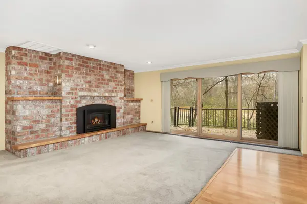 1810 Valley Curve RD, Mendota Heights, MN 55118