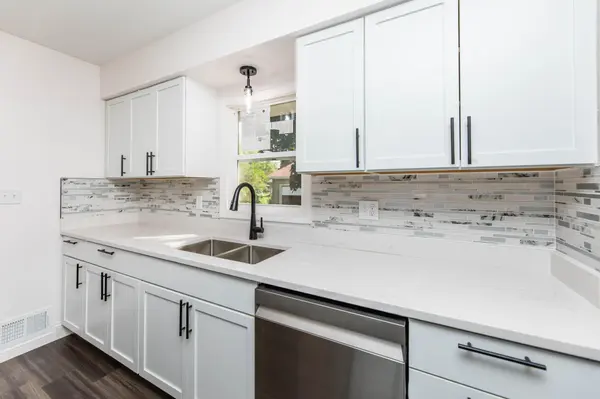 2814 Matilda ST, Roseville, MN 55113