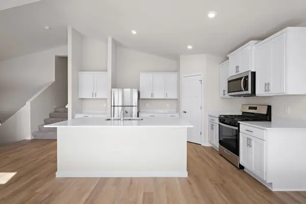 510 Douglas DR S, Annandale, MN 55302