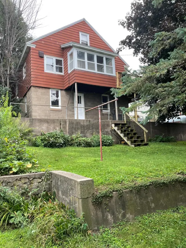 1004 S 2nd ST, Alma, WI 54610