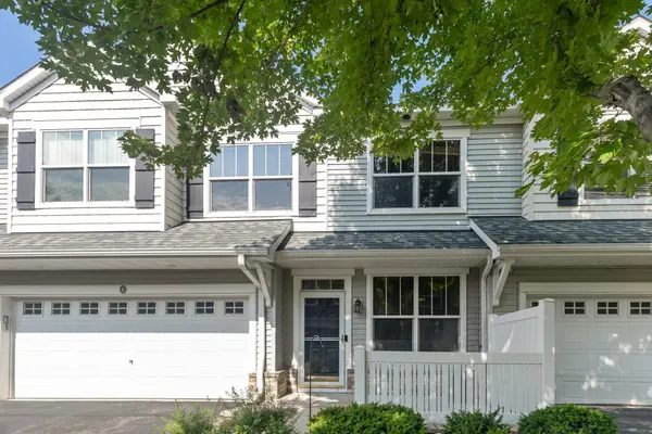 1608 Legacy Pkwy E #6, Maplewood, MN 55109