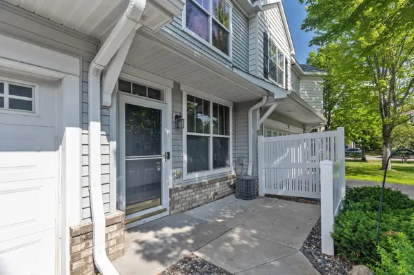 1608 Legacy Pkwy E #6, Maplewood, MN 55109