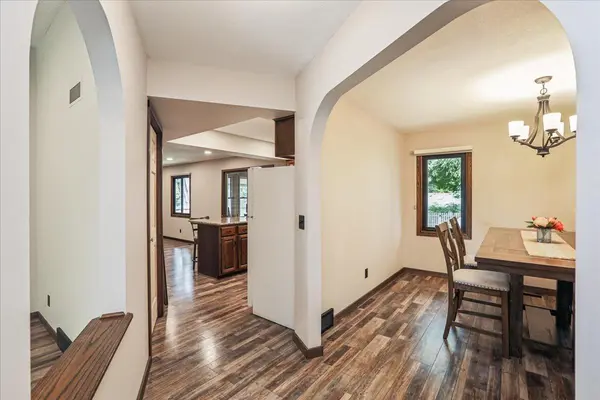 1010 E 157th ST, Burnsville, MN 55306