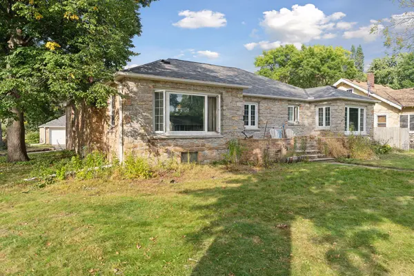 1905 Birch Lake AVE, White Bear Lake, MN 55110