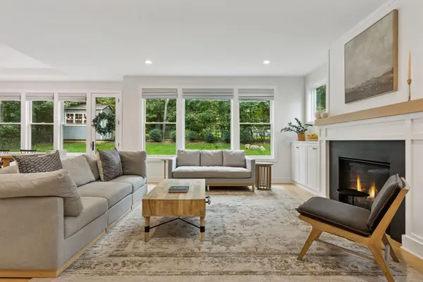 18925 Easton RD, Wayzata, MN 55391