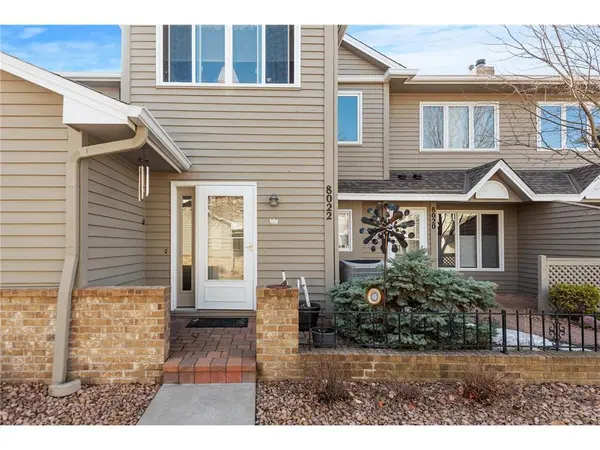 8022 W 111th ST, Bloomington, MN 55438