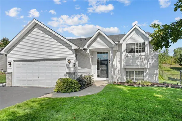 1001 Theresa Marie DR, Elko New Market, MN 55054