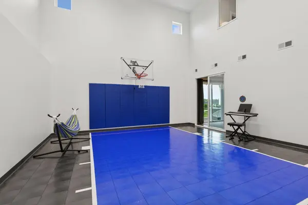 5865 Garland LN N, Plymouth, MN 55446