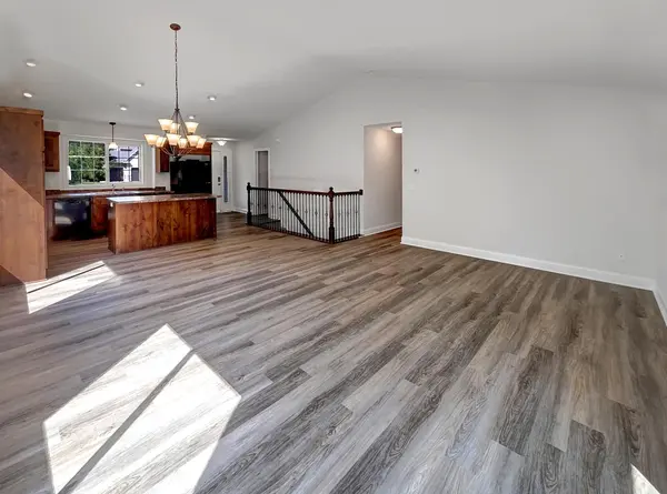 573 Kayla LN, Hanover, MN 55341