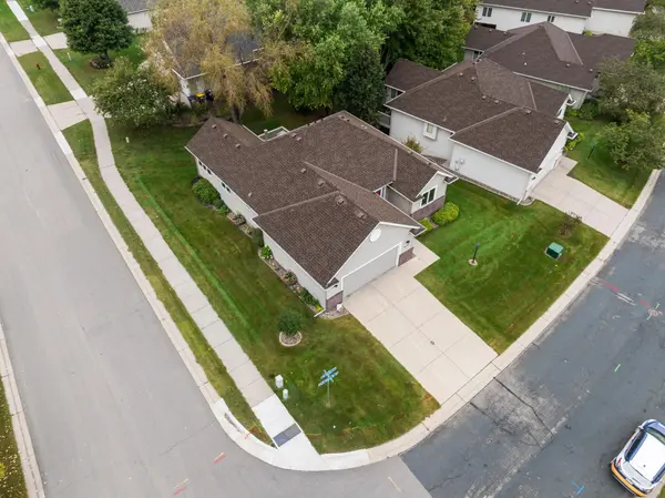 2116 Park Pointe DR, Northfield, MN 55057