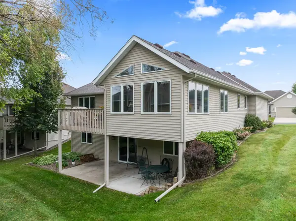 2116 Park Pointe DR, Northfield, MN 55057