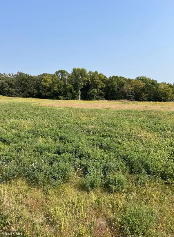 512 Northern Meadows LN, Sartell, MN 56377