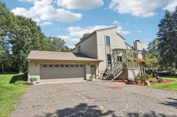15661 Juniper Ridge DR NW, Anoka, MN 55303