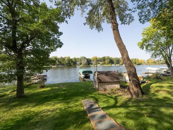 1008 Bay DR SE, Forest Lake, MN 55025