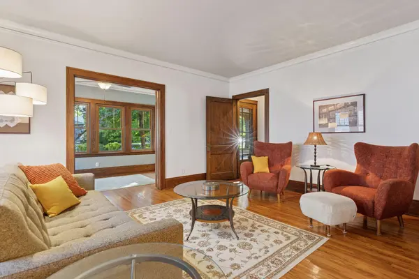 1147 Lincoln AVE, Saint Paul, MN 55105