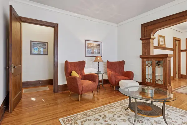 1147 Lincoln AVE, Saint Paul, MN 55105